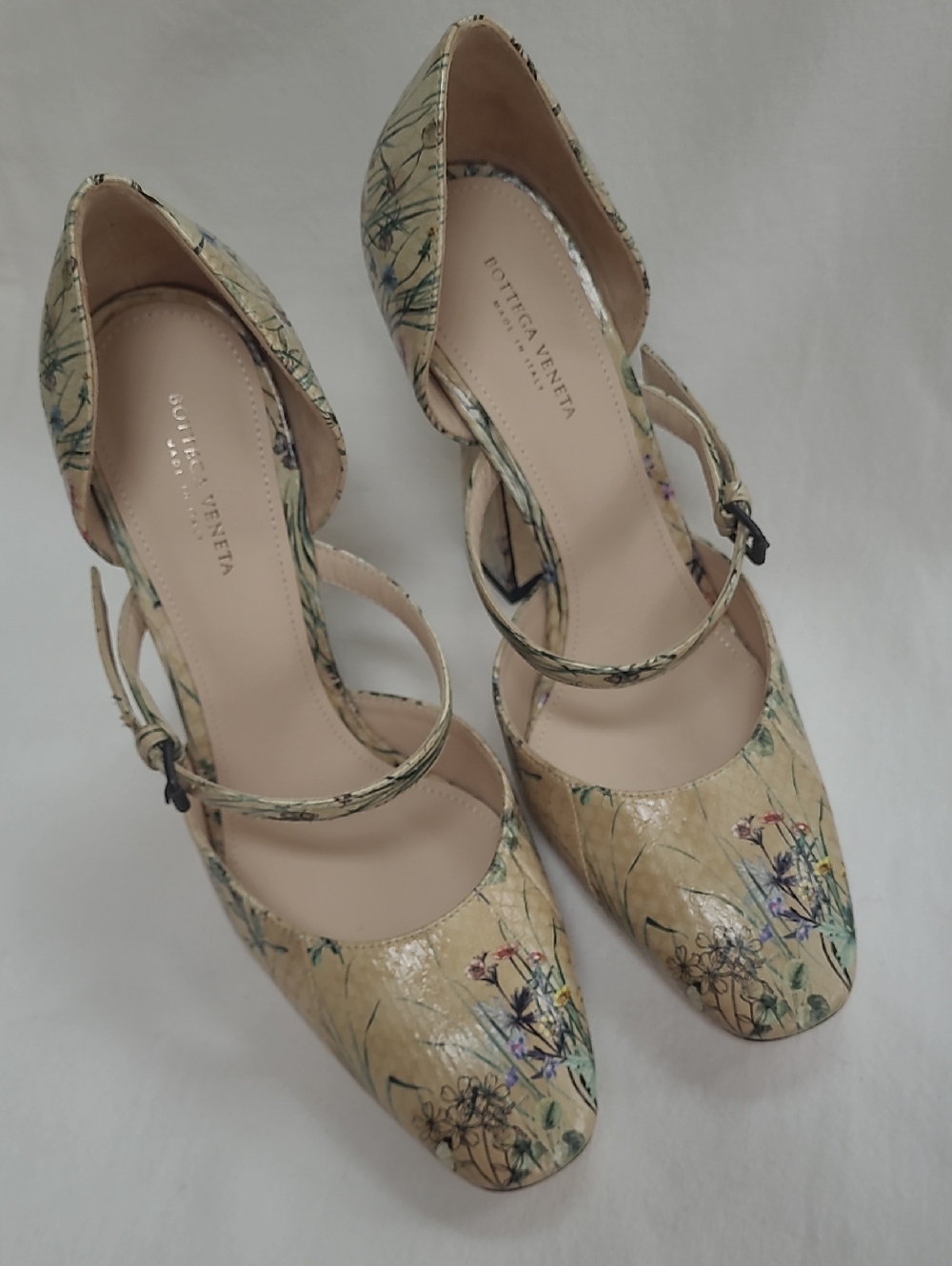 Bottega Veneta Beige Floral Mary Jane Pumps